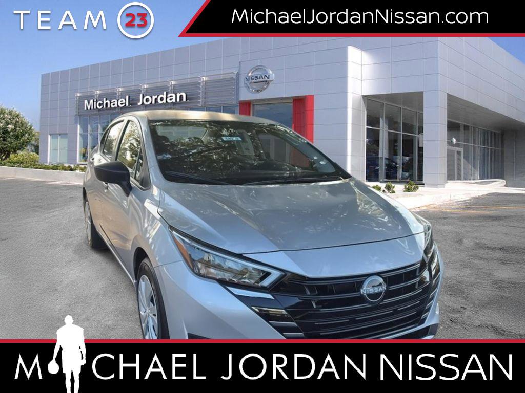New 2025 Nissan Versa S w/ Trunk Package
