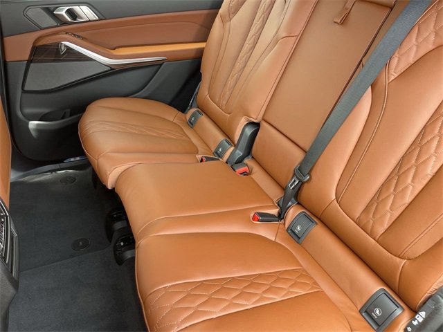 New 2026 BMW X7 M60i image 16