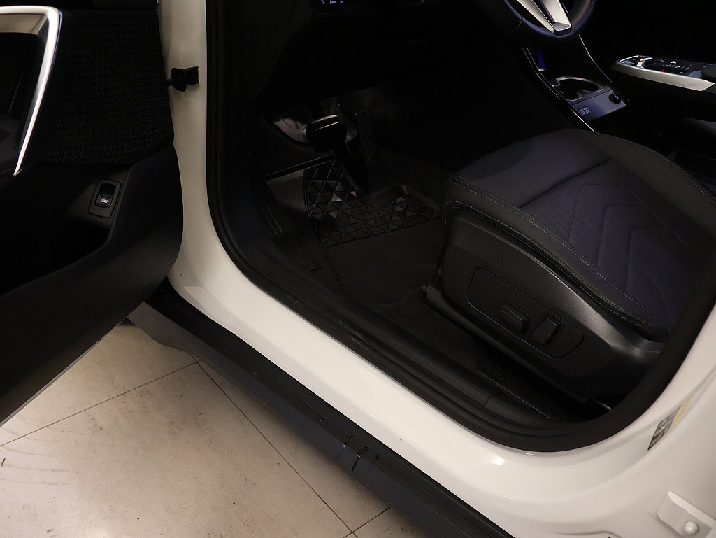 Certified 2023 BMW X1 xDrive28i w/ Convenience Package image 24