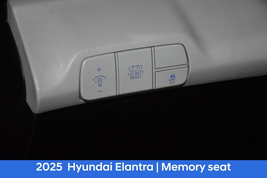 Used 2025 Hyundai Elantra Limited FWD image 10