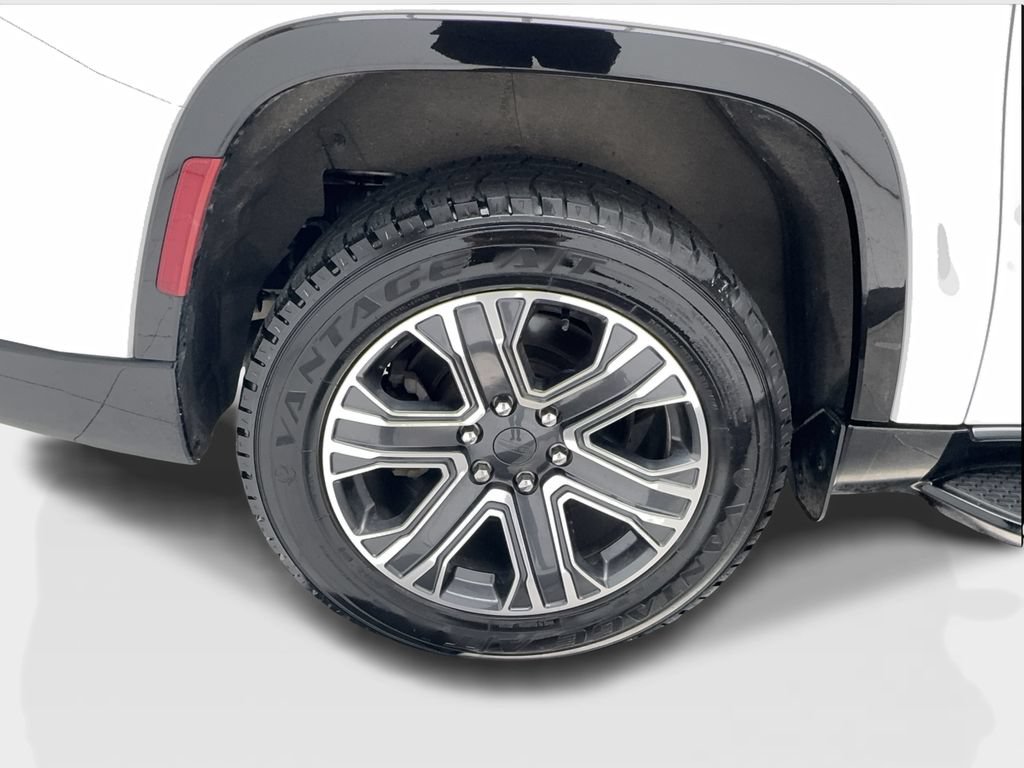Used 2024 Jeep Wagoneer L Series II RWD image 15