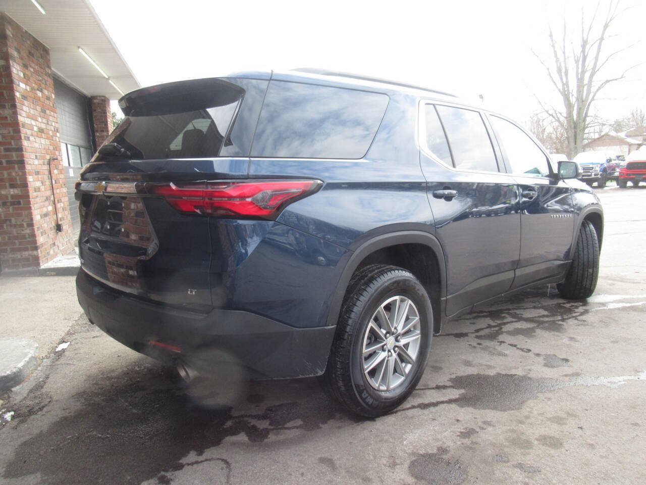 Used 2023 Chevrolet Traverse LT w/ LPO, Floor Liner Package AWD/4WD image 11