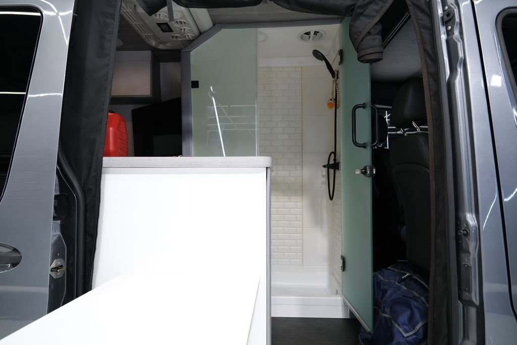 Used 2021 Mercedes-Benz Sprinter 2500 image 25