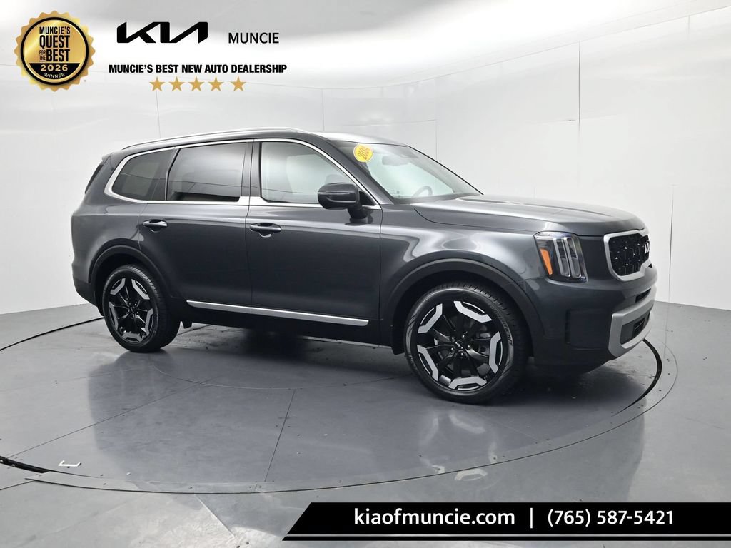 Used 2024 Kia Telluride EX w/ EX Captain's Chair Package