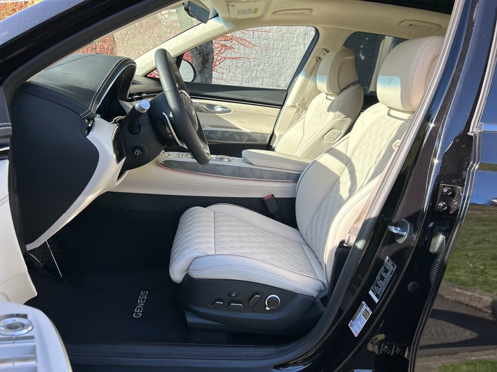 Certified 2025 Genesis GV70 3.5T Sport w/ Sport Advanced Package image 10