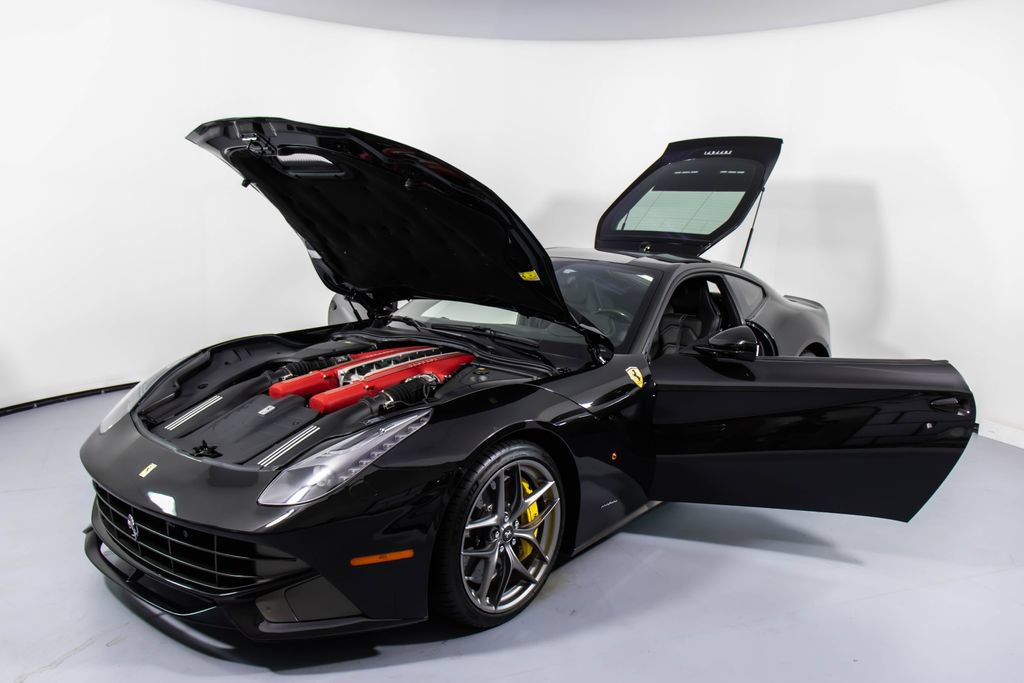 Used 2014 Ferrari F12 Berlinetta RWD image 32
