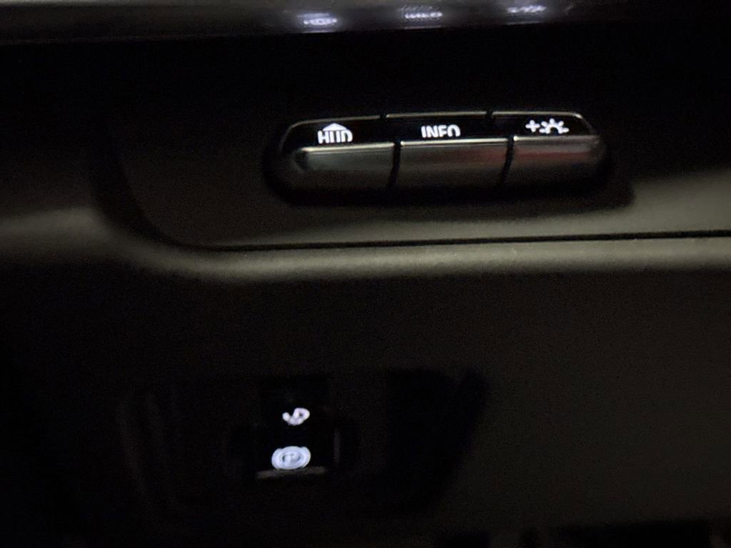 Used 2023 Chevrolet Corvette Stingray Premium Cpe w/ Battery Protection Package image 21