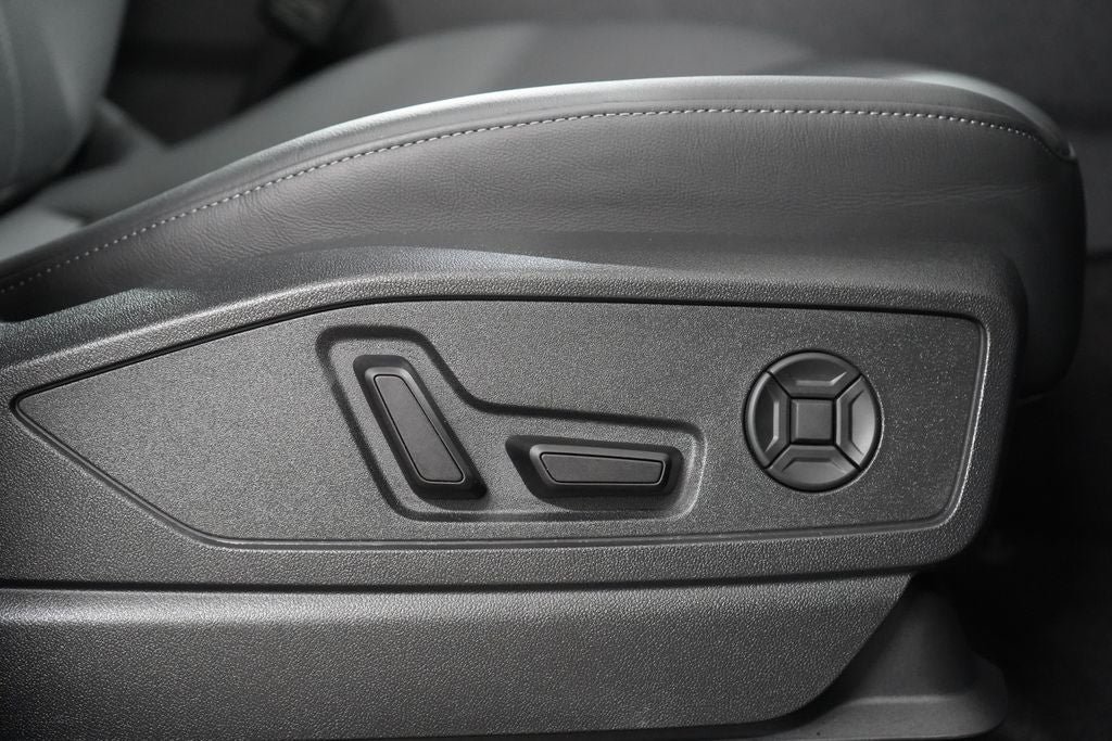 Used 2025 Audi Q5 Premium w/ Convenience Package AWD/4WD image 35