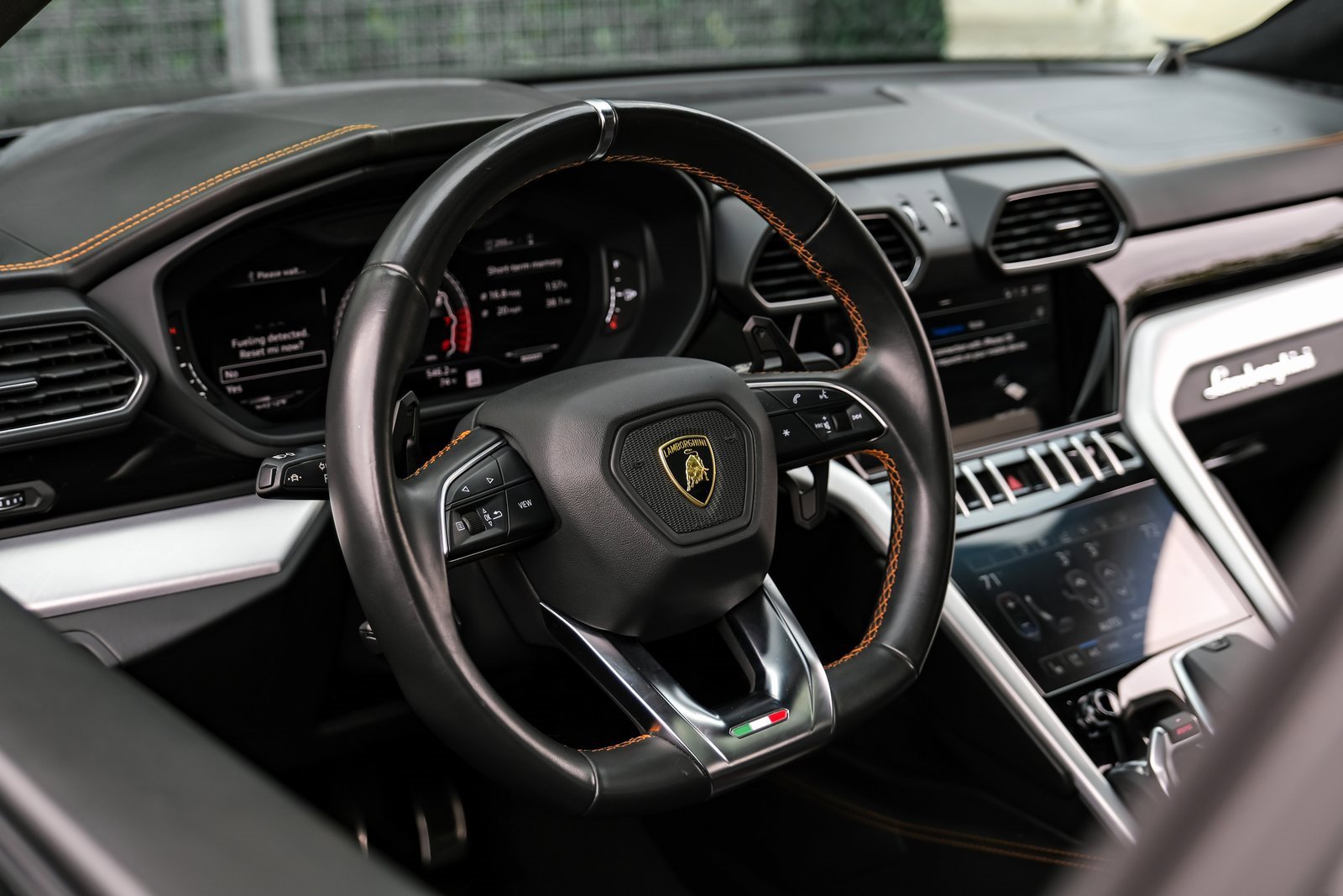 Used 2020 Lamborghini Urus image 14