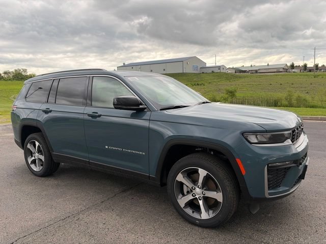 New 2026 Jeep Grand Cherokee L Limited w/ Luxury Tech Group II AWD/4WD image 3