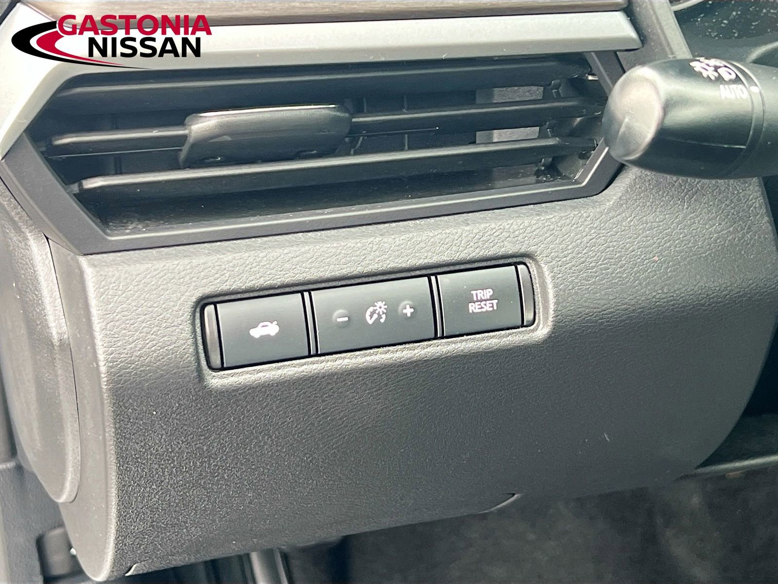 Used 2024 Nissan Altima 2.5 SV image 13