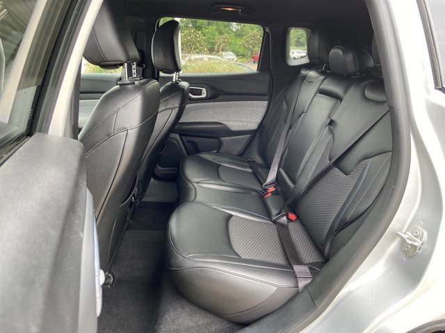 Used 2024 Jeep Compass Latitude AWD/4WD image 16
