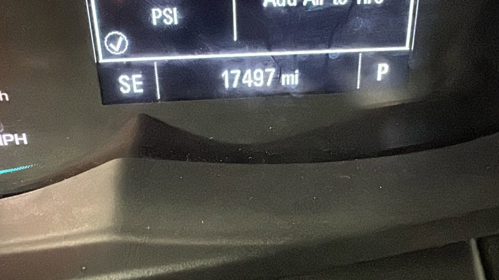 Used 2022 Chevrolet Trax LT w/ Premium Seat Package image 17