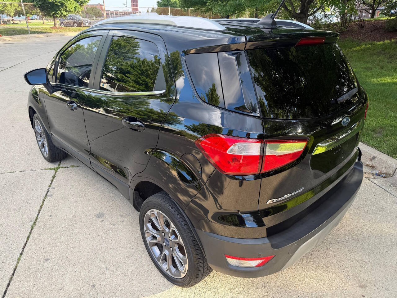 Used 2019 Ford EcoSport Titanium AWD/4WD image 5