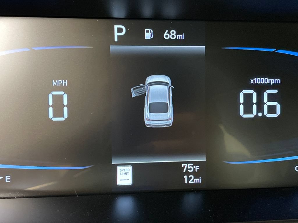 New 2026 Hyundai Elantra Sport FWD image 21