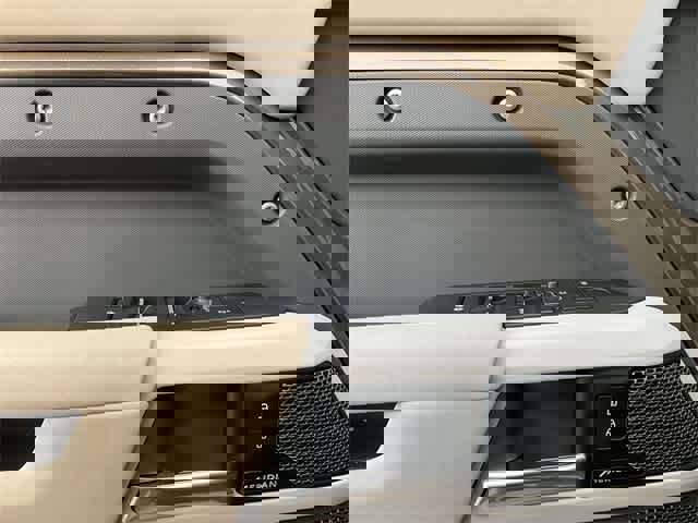 Used 2023 Land Rover Defender 110 S image 13