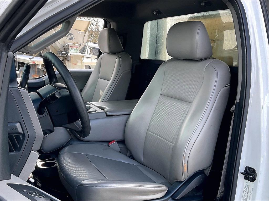 Used 2019 Ford F550 4x4 Regular Cab Super Duty image 9