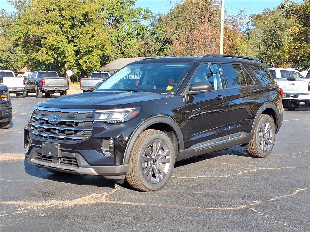 Used 2025 Ford Explorer Active w/ Active Comfort Package AWD/4WD image 1