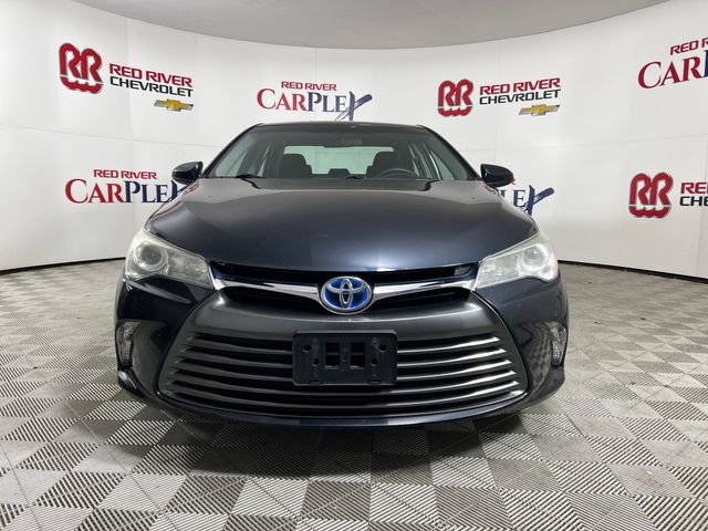 Used 2016 Toyota Camry LE image 2
