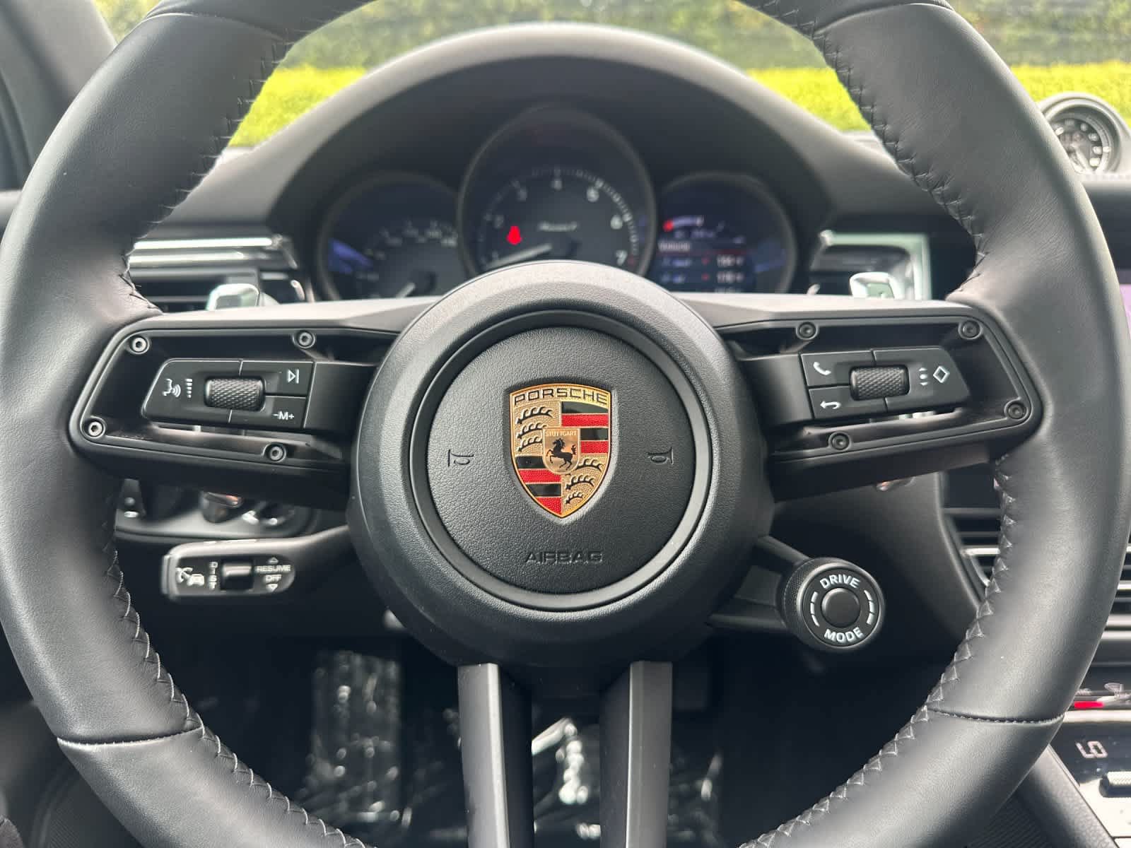 Certified 2026 Porsche Macan AWD/4WD image 26