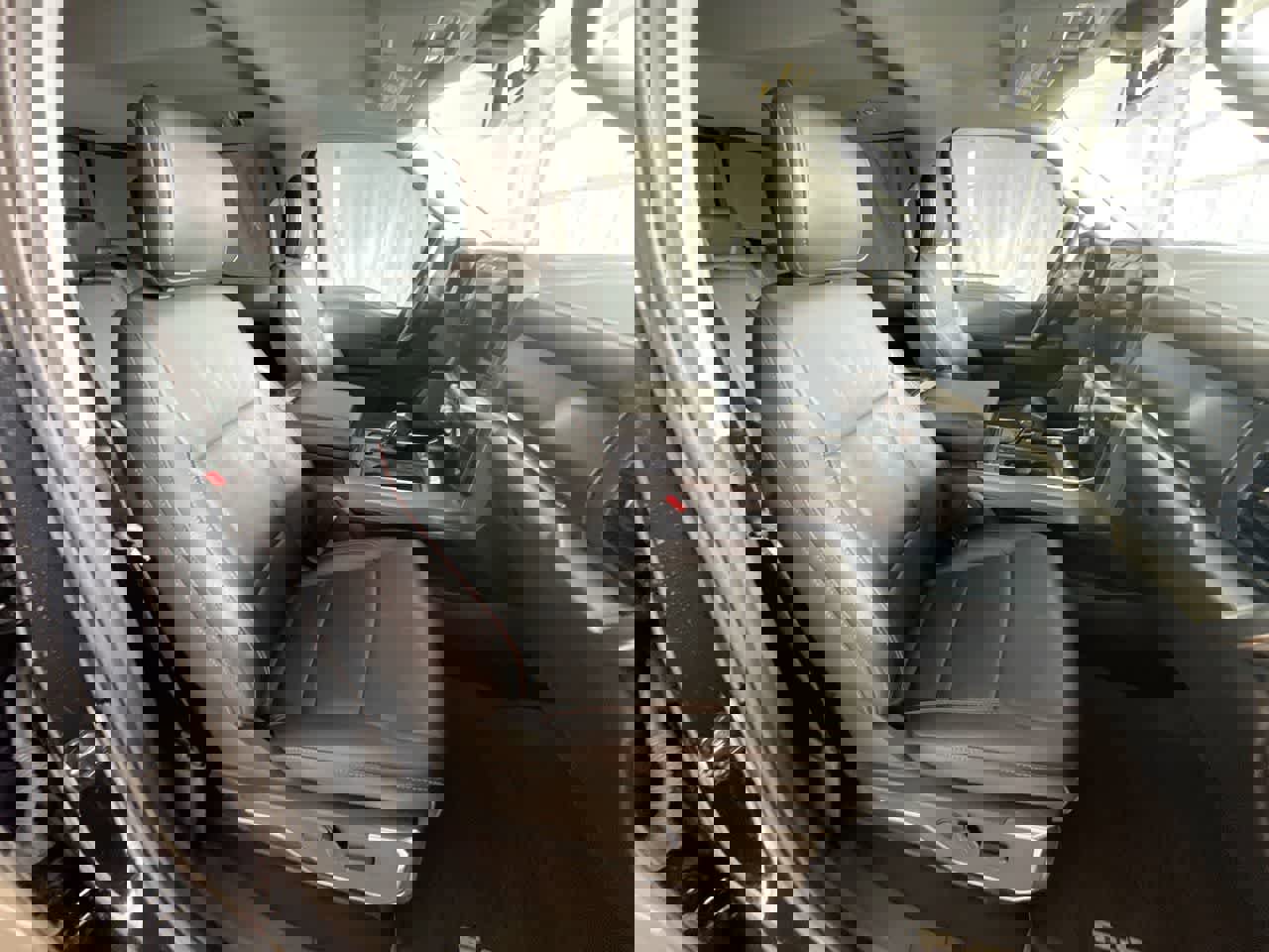 Used 2022 Ford F150 Lariat w/ Max Trailer Tow Package image 24