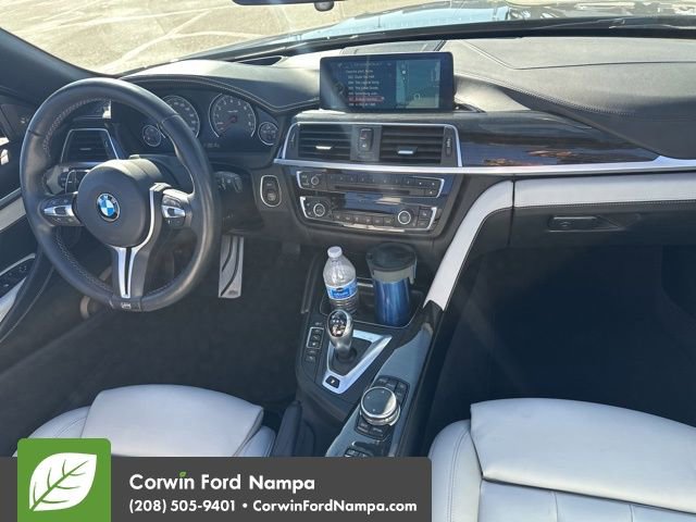 Used 2016 BMW M4 Convertible RWD image 11