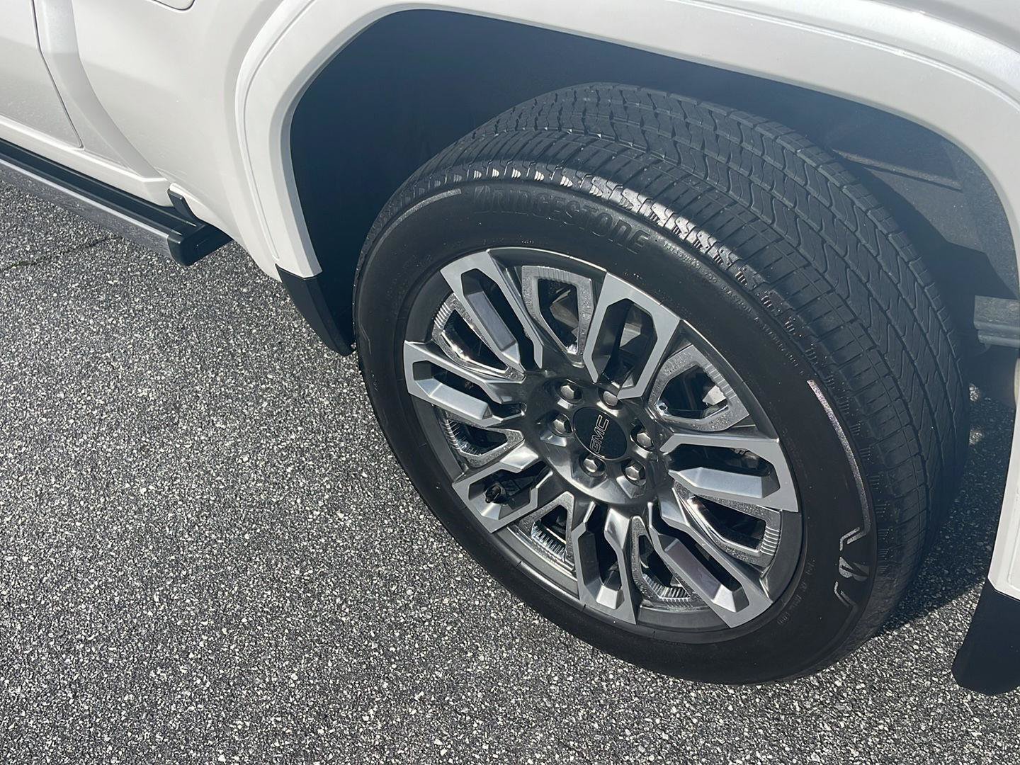 Used 2024 GMC Sierra 1500 Denali Ultimate AWD/4WD image 5