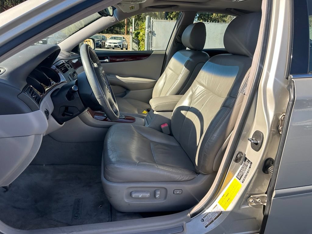 Used 2004 Lexus ES 330 FWD image 8
