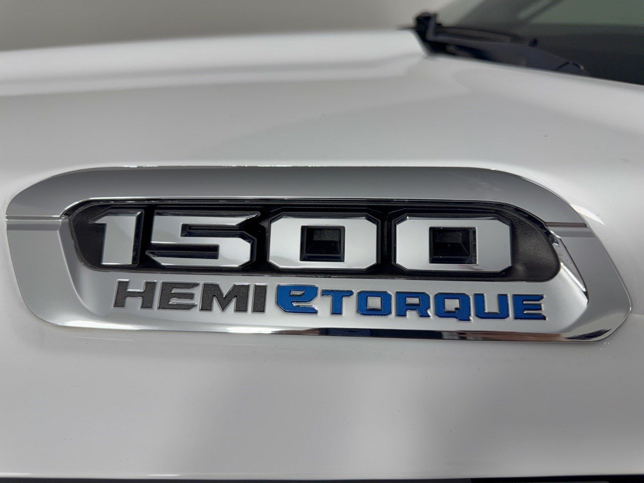 Used 2023 RAM 1500 Laramie AWD/4WD image 31