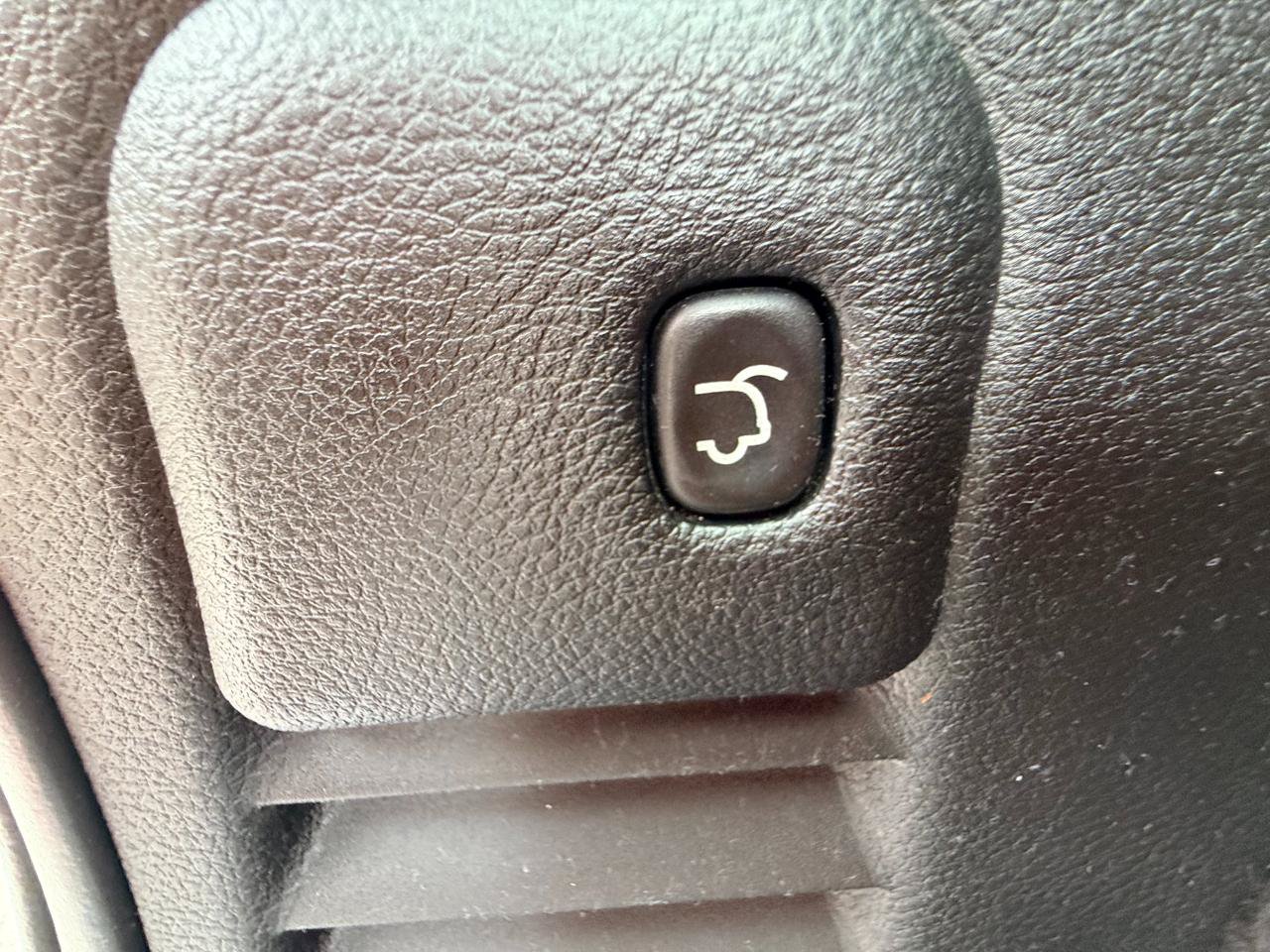 Used 2014 Jeep Grand Cherokee Overland AWD/4WD image 31