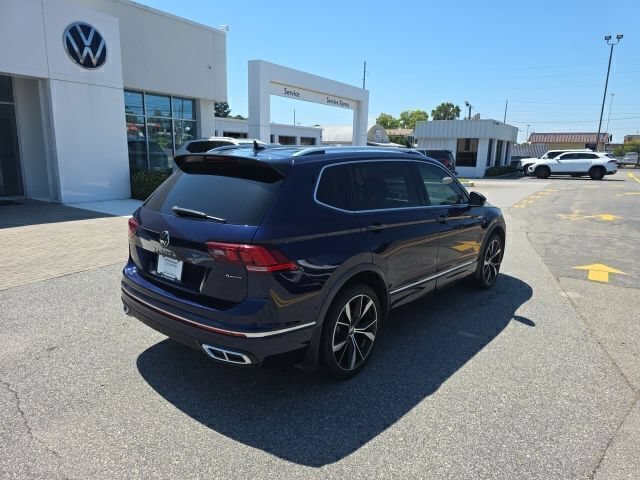 Used 2022 Volkswagen Tiguan SEL R-Line AWD/4WD image 3