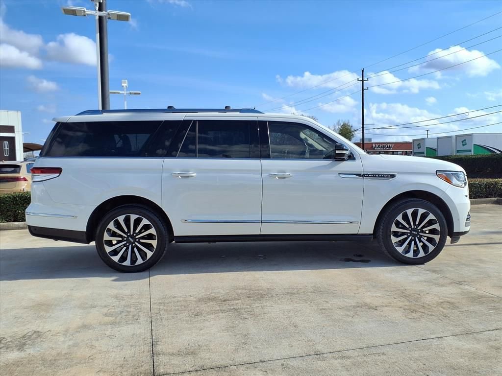 Used 2022 Lincoln Navigator L Reserve AWD/4WD image 7