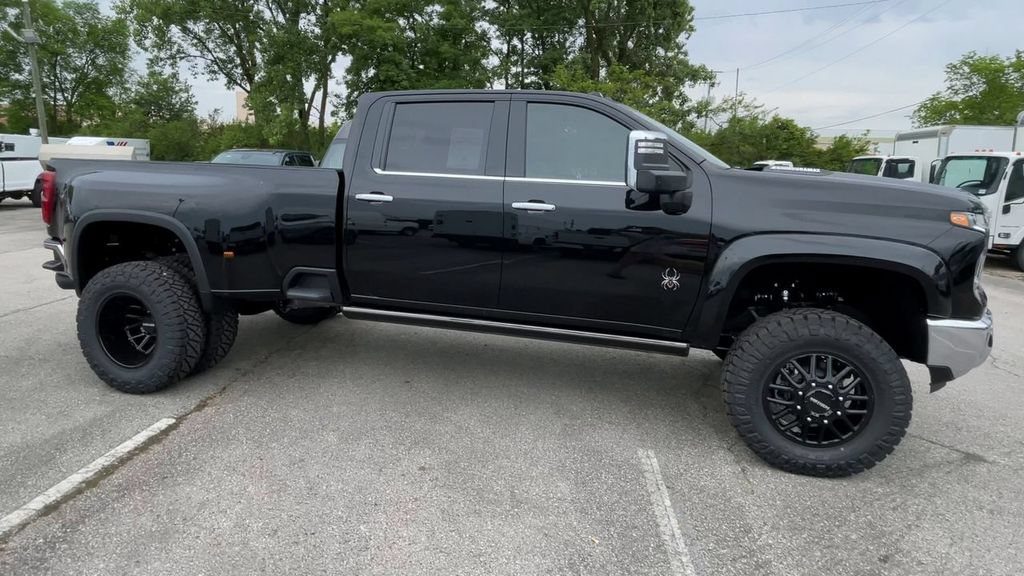 New 2026 Chevrolet Silverado 3500 LTZ w/ LTZ Plus Package AWD/4WD image 3