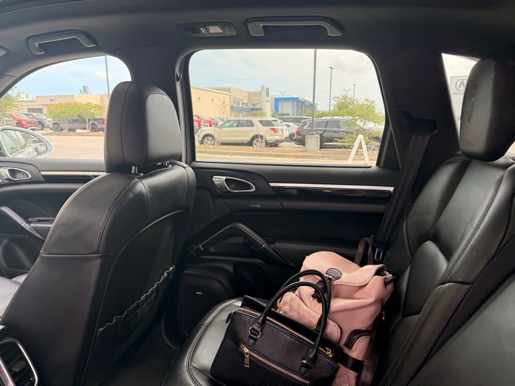 Used 2018 Porsche Cayenne Platinum Edition image 7