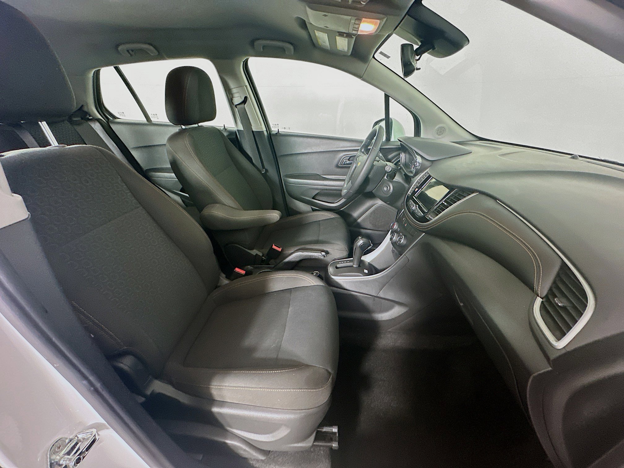 Used 2018 Chevrolet Trax LS image 28