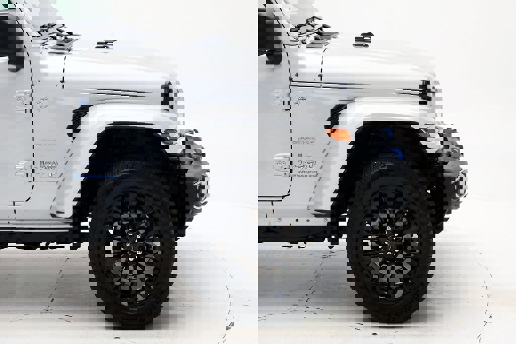 Used 2024 Jeep Wrangler Unlimited Sahara image 4