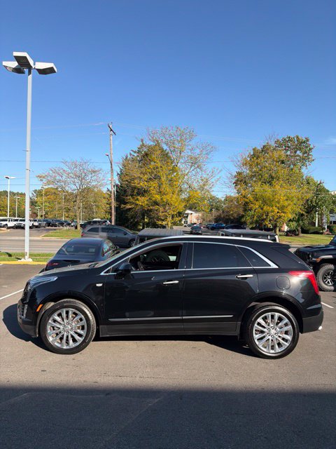 Used 2019 Cadillac XT5 Premium Luxury AWD/4WD image 2
