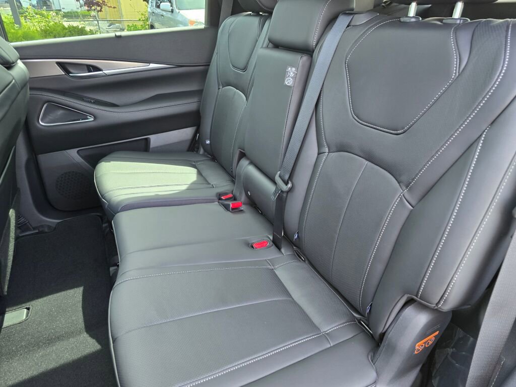 New 2025 INFINITI QX60 Luxe w/ Vision Package image 17