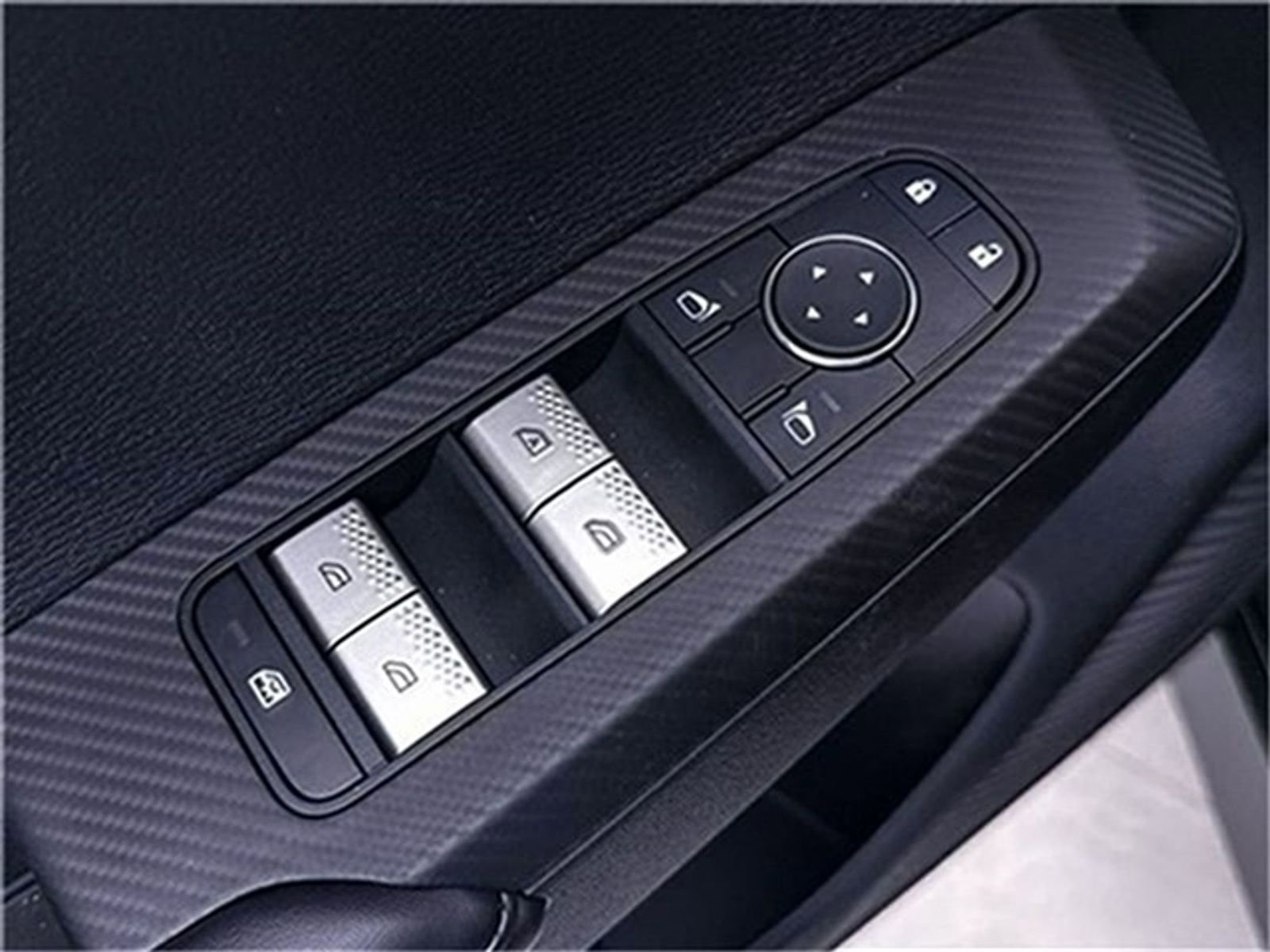 New 2025 Mitsubishi Outlander ES image 13