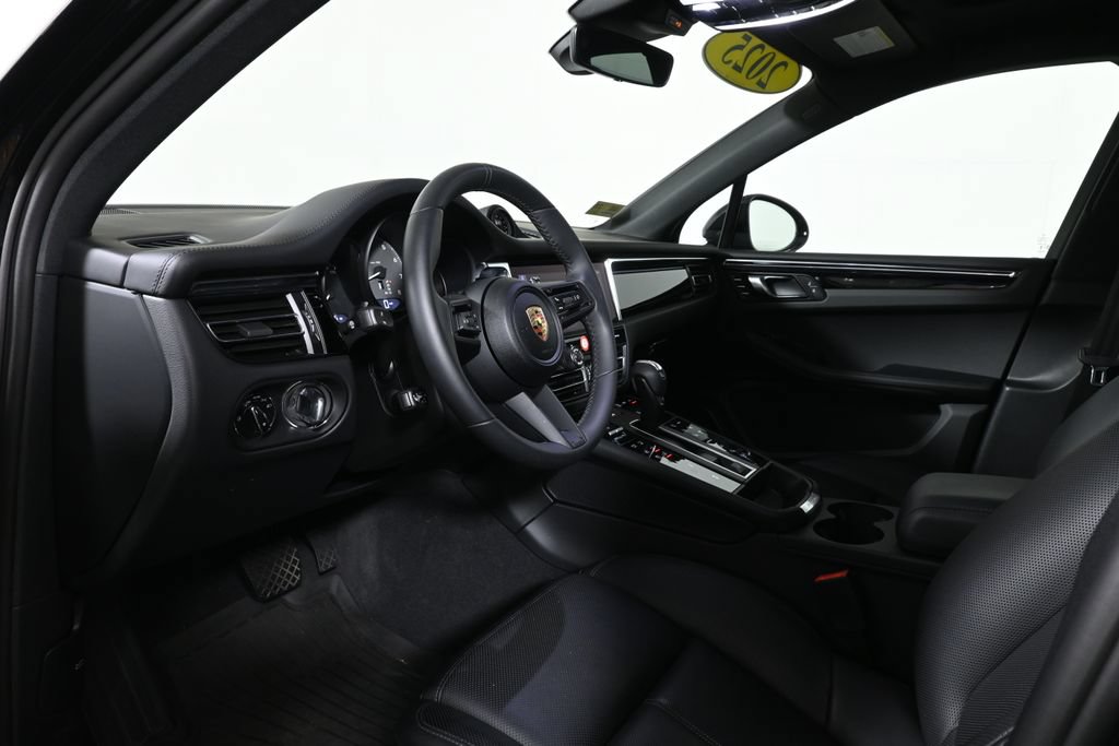 Used 2025 Porsche Macan S AWD/4WD image 15