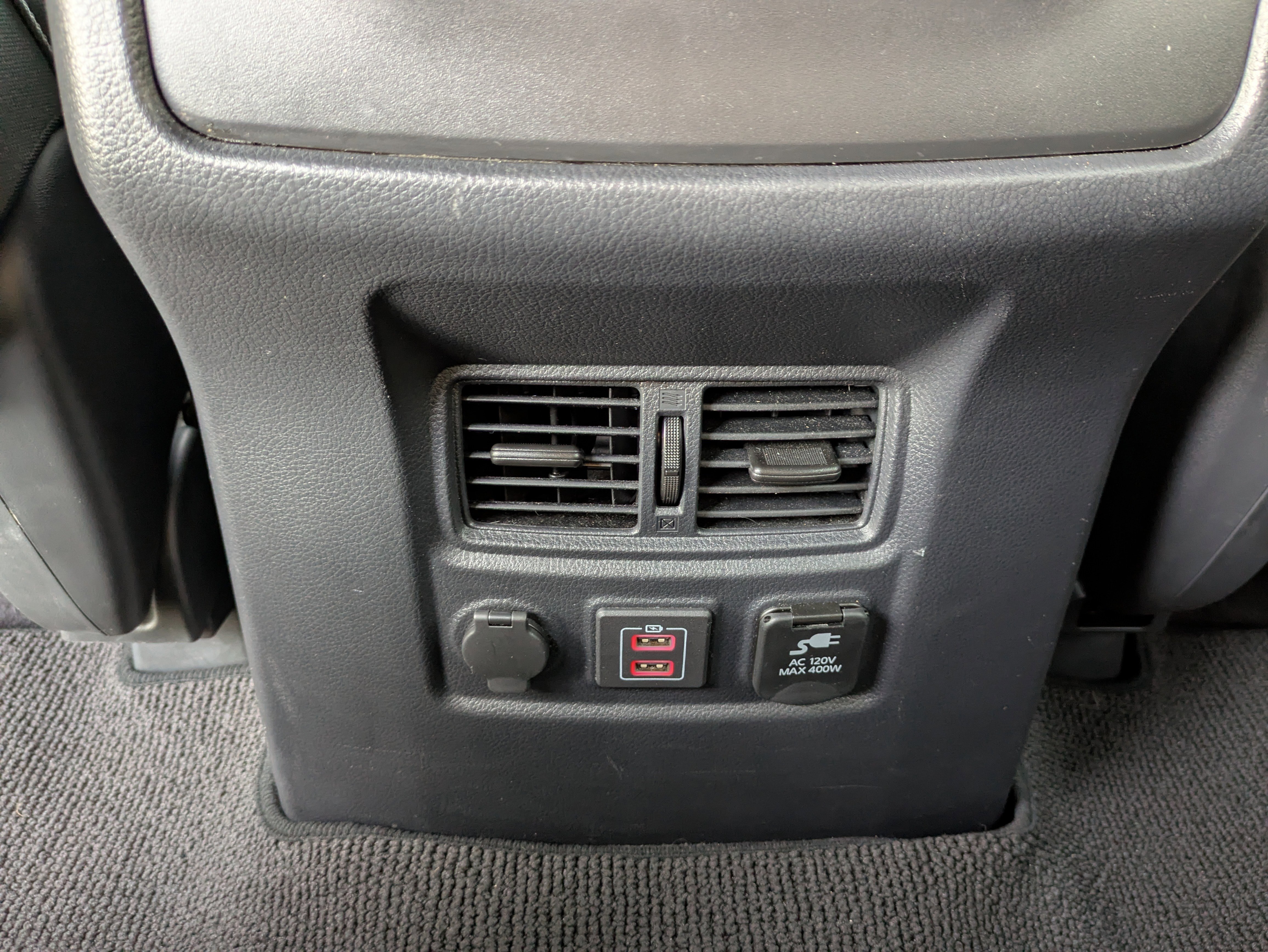 Used 2024 Nissan Titan SV w/ SV Convenience Package image 19