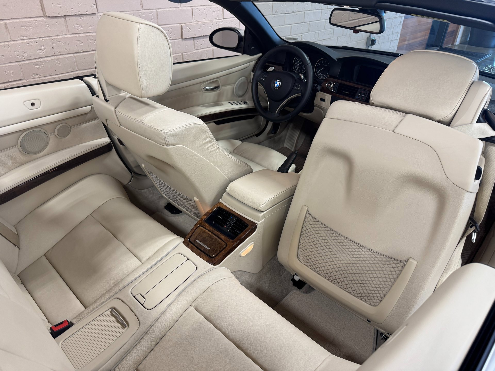 Used 2008 BMW 335i Convertible image 31