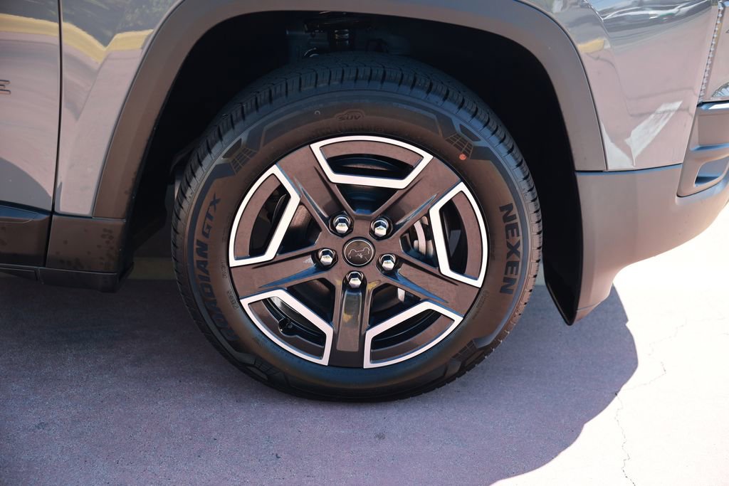 New 2026 Jeep Cherokee Laredo image 8