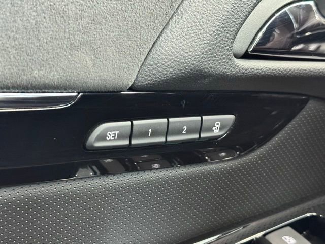 Used 2017 Chevrolet SS RWD image 35