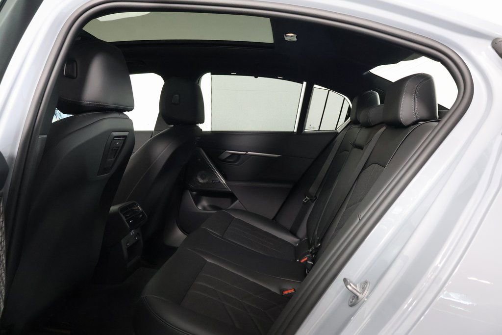 New 2026 BMW i5 eDrive40 w/ Executive Package image 6