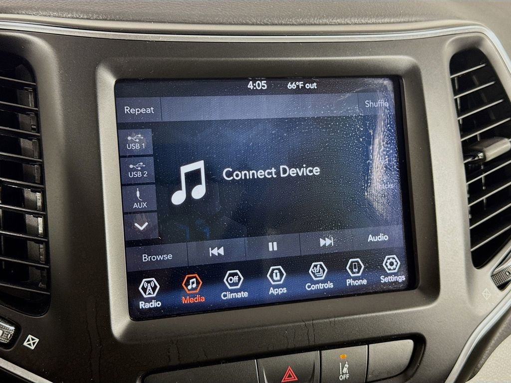 Used 2022 Jeep Cherokee Latitude Lux w/ Sun & Sound Group image 36