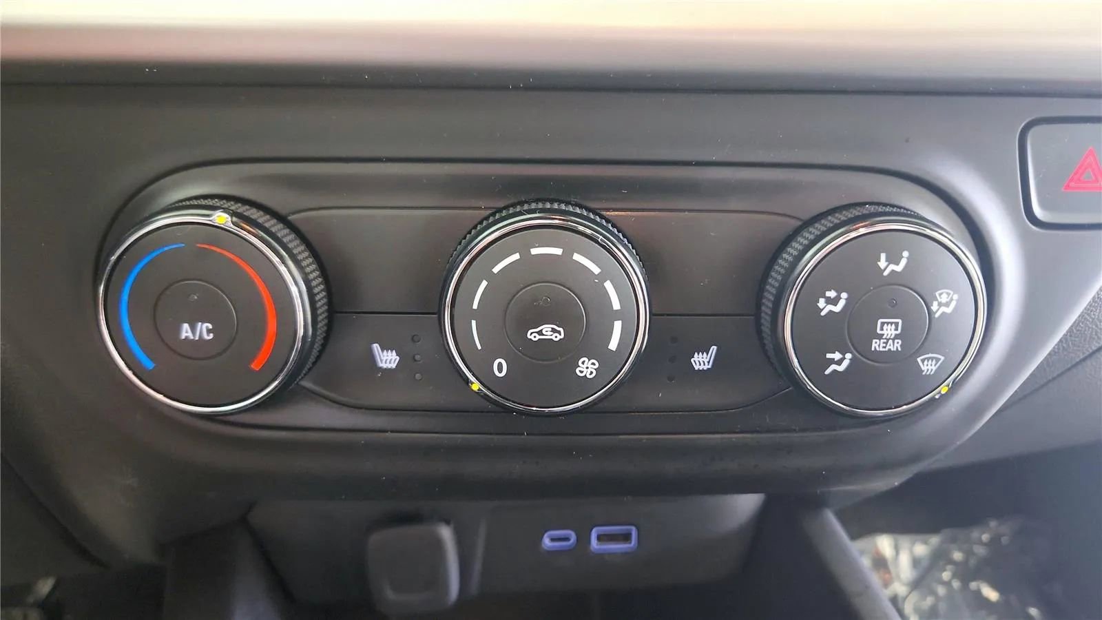 Used 2024 Chevrolet Trax RS w/ Driver Confidence Package image 26