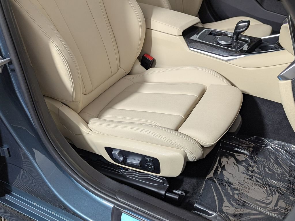 Used 2021 BMW 330i xDrive Sedan w/ Convenience Package image 17