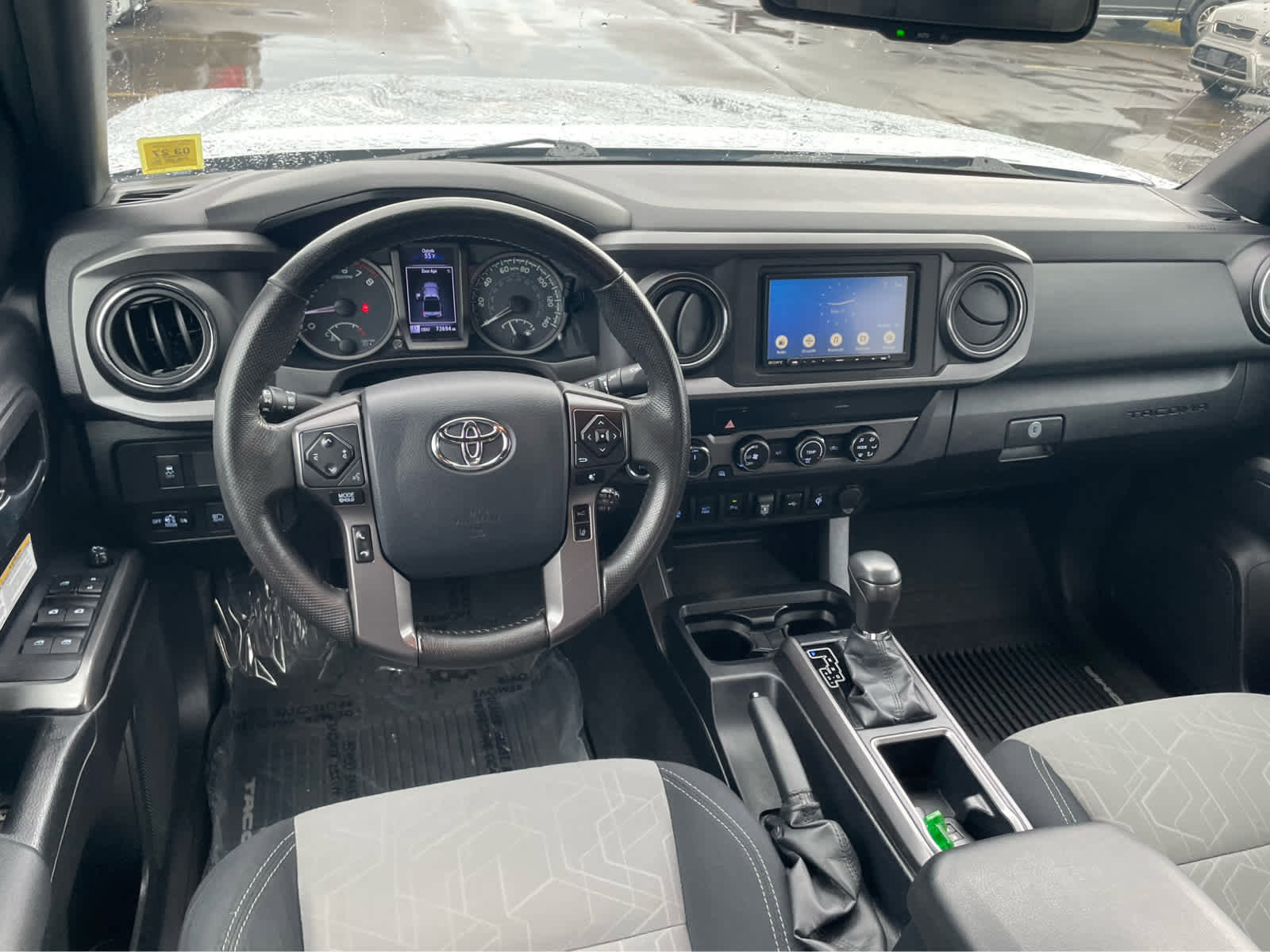 Used 2020 Toyota Tacoma TRD Off-Road w/ Technology Package image 15