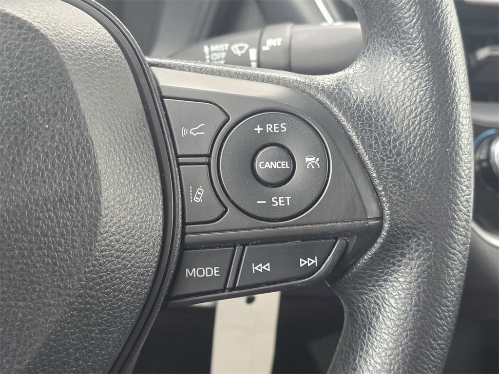 Used 2022 Toyota Corolla LE image 34
